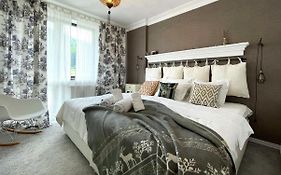 Colina Boutique Apartment With Free Parking
